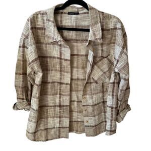 Very J | tan and white plaid button up | medium